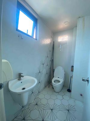 Renting the home to the owner of 100 meters - 1 Nguyễn Thị Minh Khai, District 1 - 33 million.