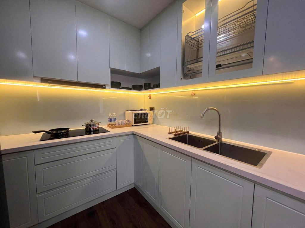 The Flemington apartment.
