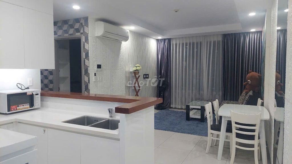 Rent The Gold View - full interior - full utility