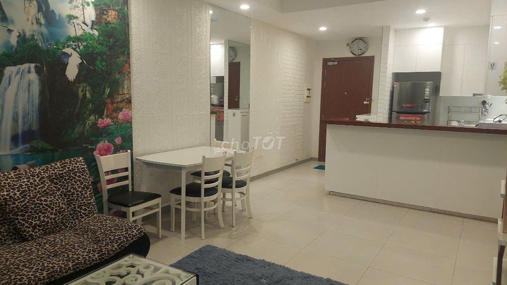 Rent The Gold View - full interior - full utility