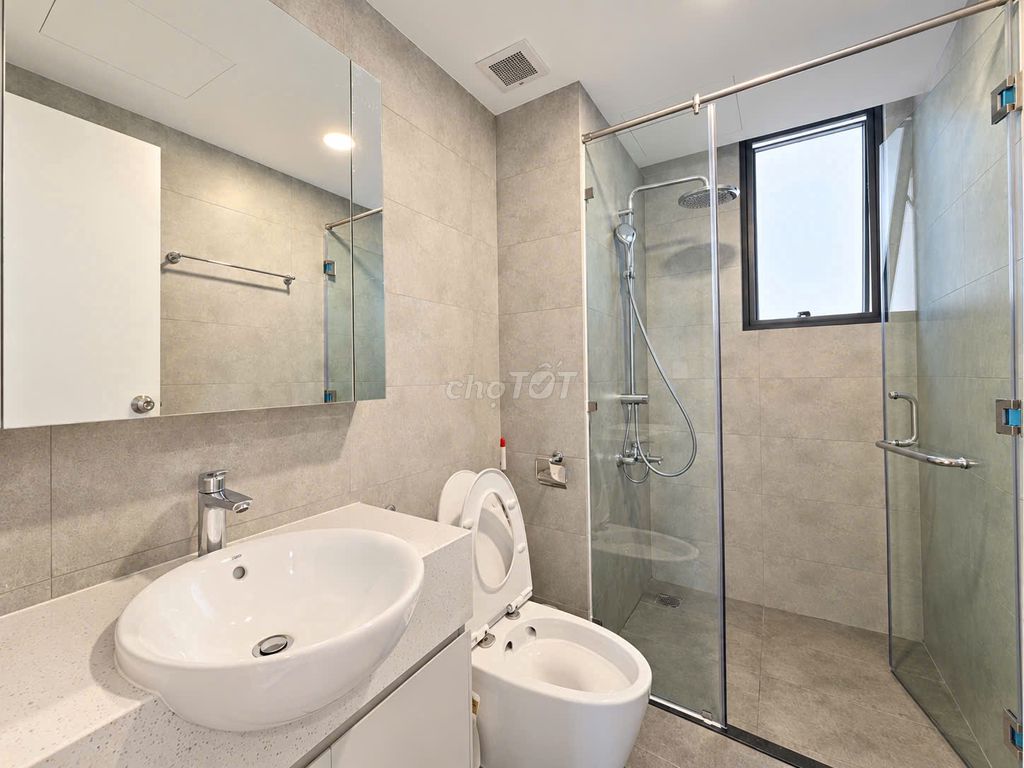 Rents three Victoria Village bedrooms - 25 million per month Full interior
