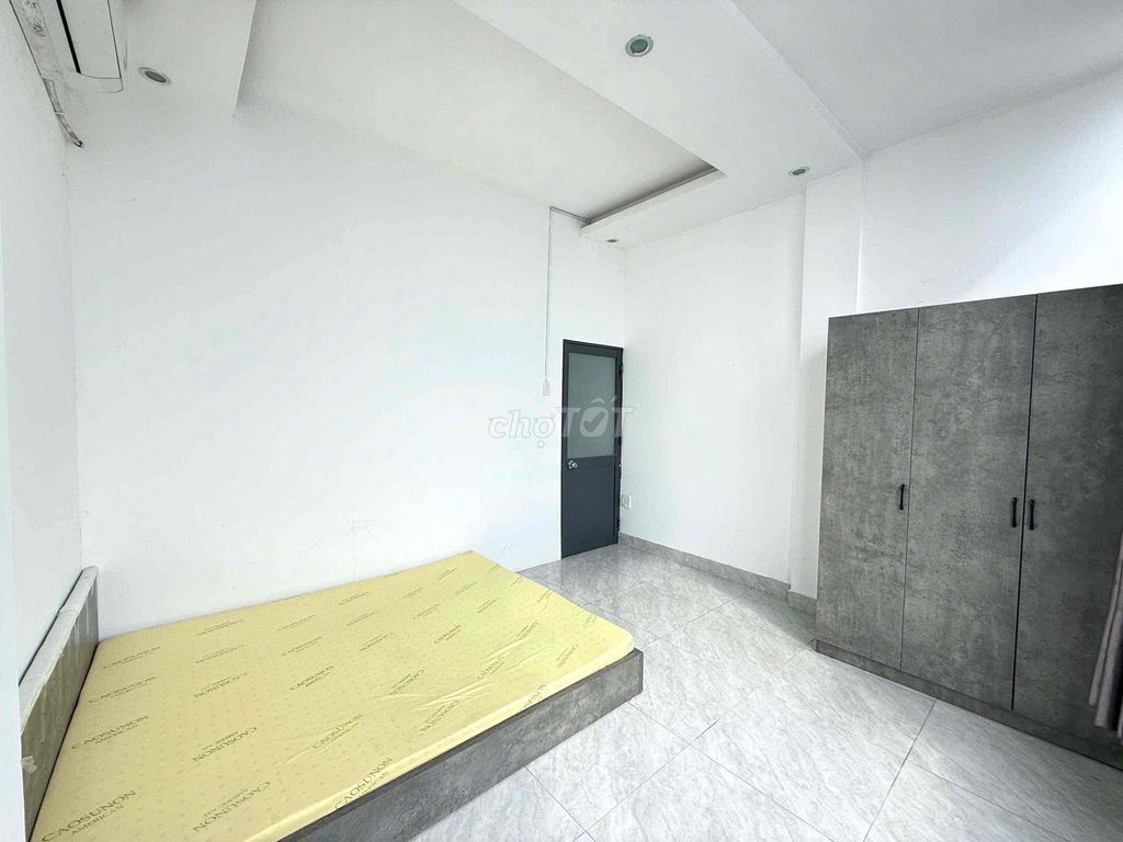 Rent a service apartment right at Phạm Văn Bạch.