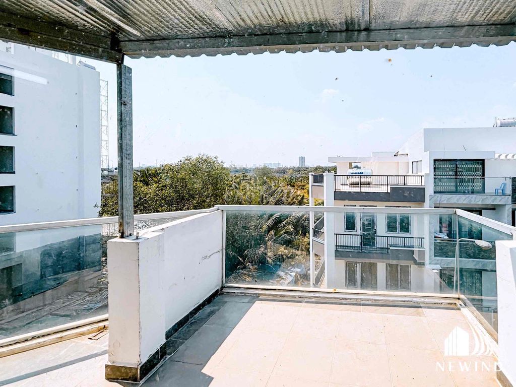 Rent the big balconies, near tdtu rmit. By the way of Mount Fuji, District 7