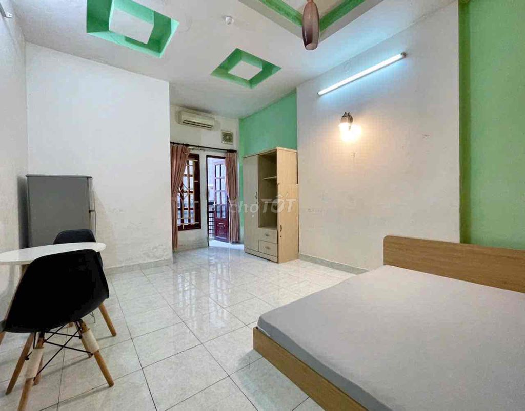 The room is full of comfort right around the ceiling.