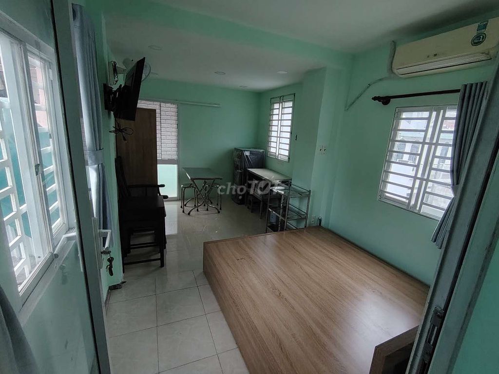 Rent the county room for a cheap price.