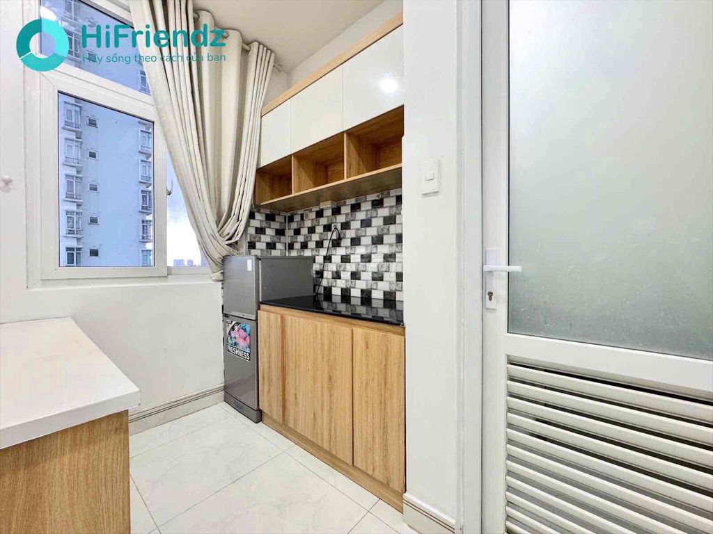 Clear the window studio in New Morning, Âu Dương Lân District 8 near the Y bridge