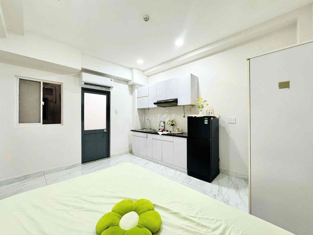 We'll rent a suite full of sevens near the Rock of Tân Phú