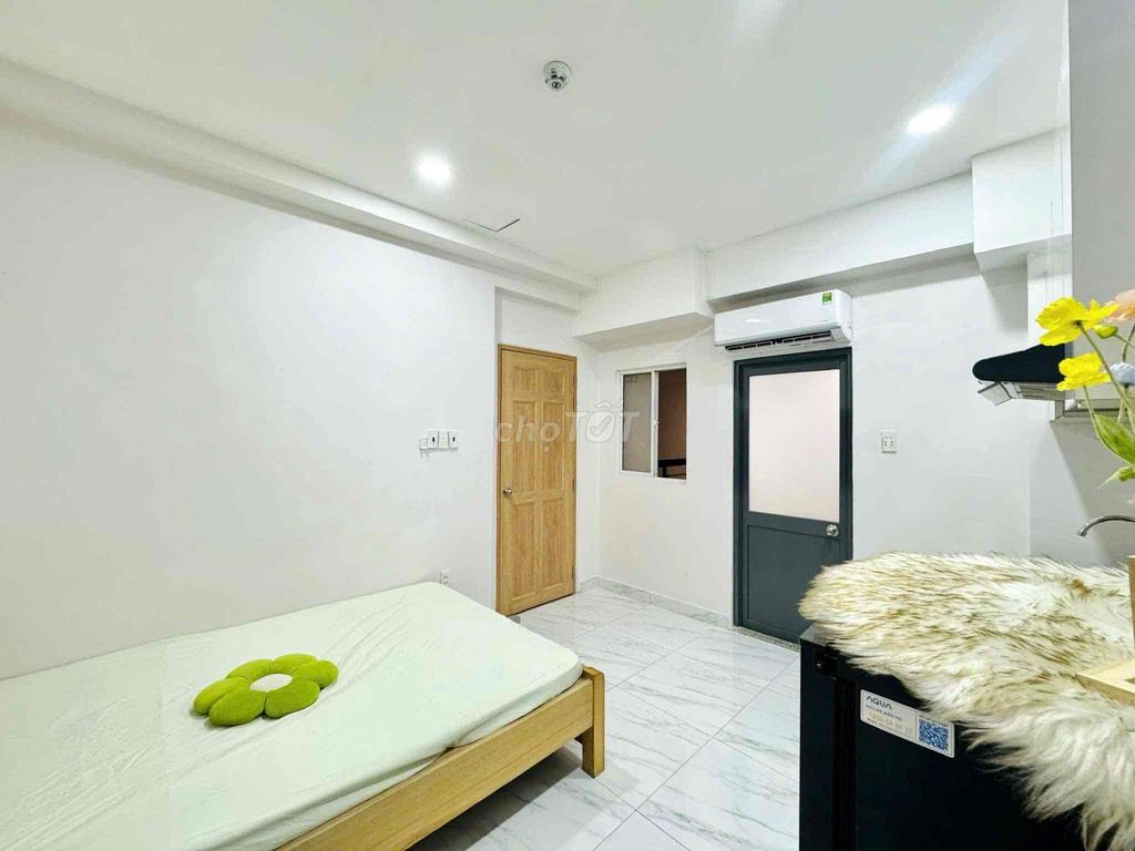 We'll rent a suite full of sevens near the Rock of Tân Phú