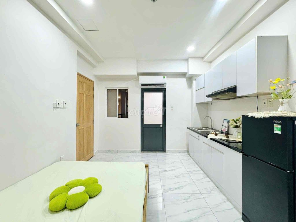 We'll rent a suite full of sevens near the Rock of Tân Phú