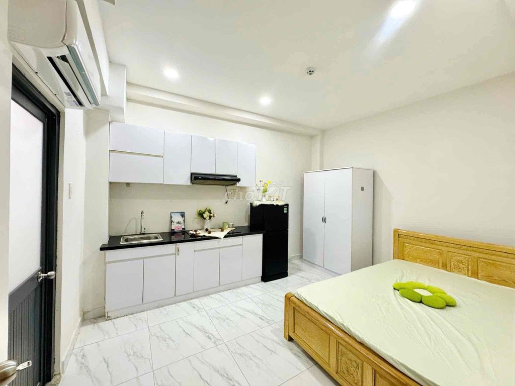 We'll rent a suite full of sevens near the Rock of Tân Phú
