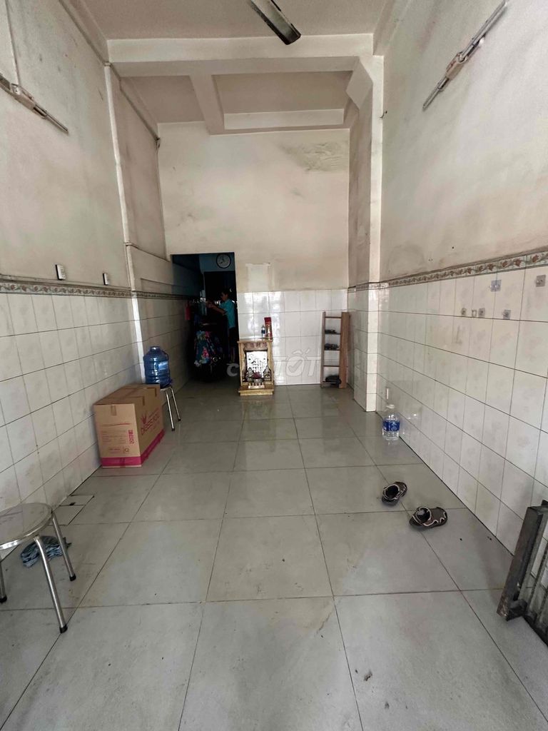 renting cash to KANG Hàn Hải Nguyên.