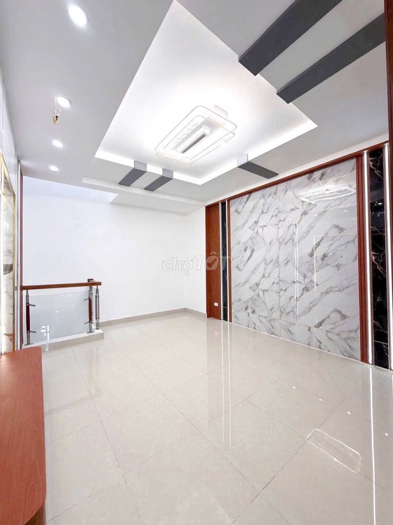 Renting a three-story new apartment, Phường tân chánh hiệp District 12.