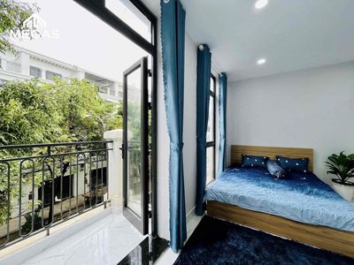 The beautiful apartment is located in the resident area. The An Phú has a pool, a parking lot.