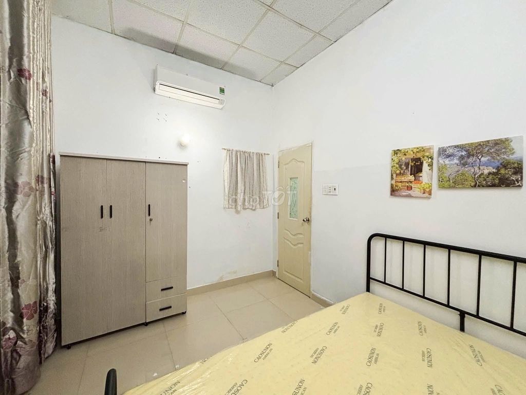 Private home 1/Phan Đình Phùng (98,2 m2 with furniture available, 2 bedrooms cost 14.5 million a month