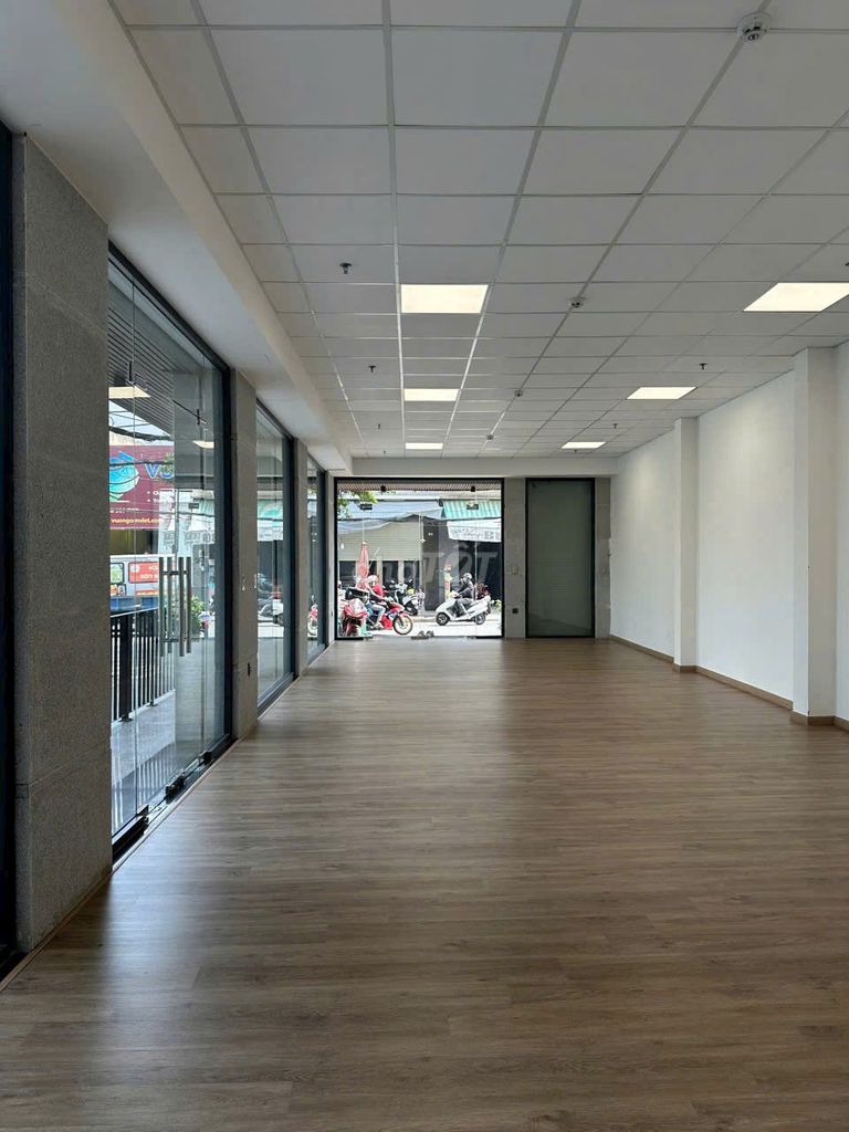 Need to rent a two-sided corner. 84 BPhổ Quang-7*9Phú Nhuận