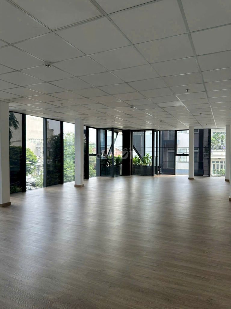 Need to rent a two-sided corner. 84 BPhổ Quang-7*9Phú Nhuận