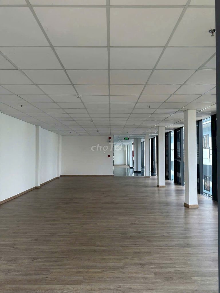 Need to rent a two-sided corner. 84 BPhổ Quang-7*9Phú Nhuận