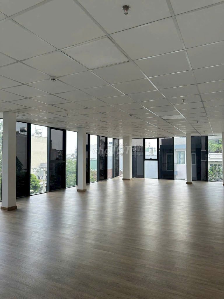 Need to rent a two-sided corner. 84 BPhổ Quang-7*9Phú Nhuận