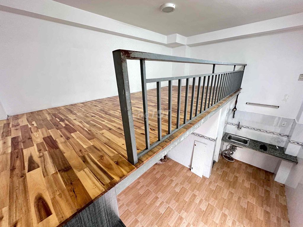private balcony, super open window