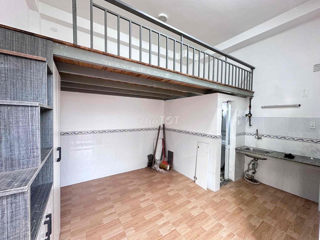 private balcony, super open window