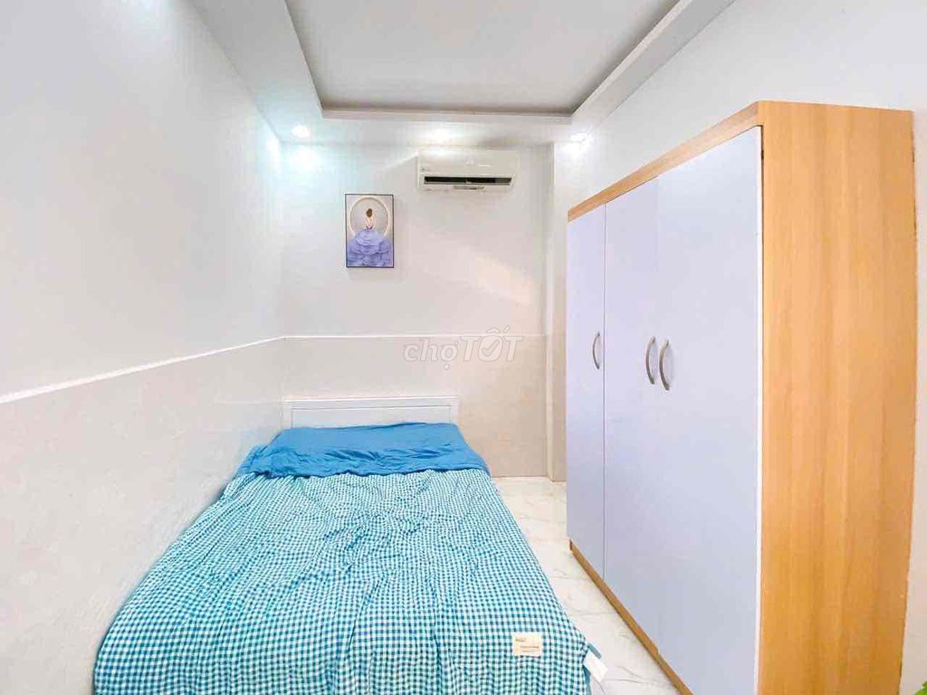 Rent the balcony suite full interior near tsn airport