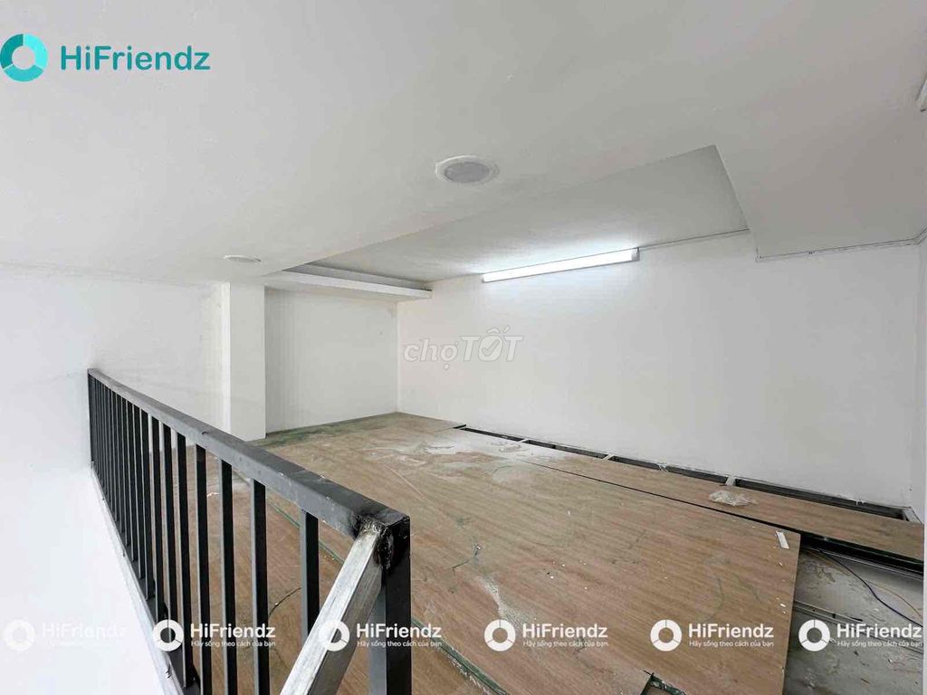 Rent a new balconies near University vlu.