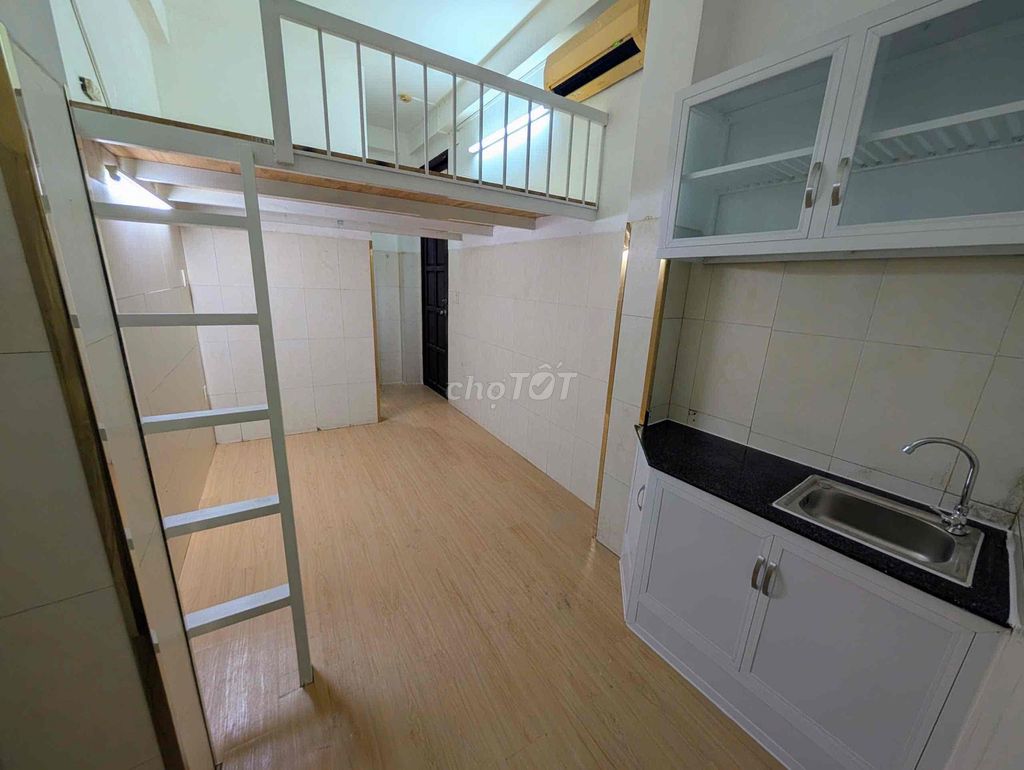 3 million eight students' rent, Lê Quang Định with air conditioning.