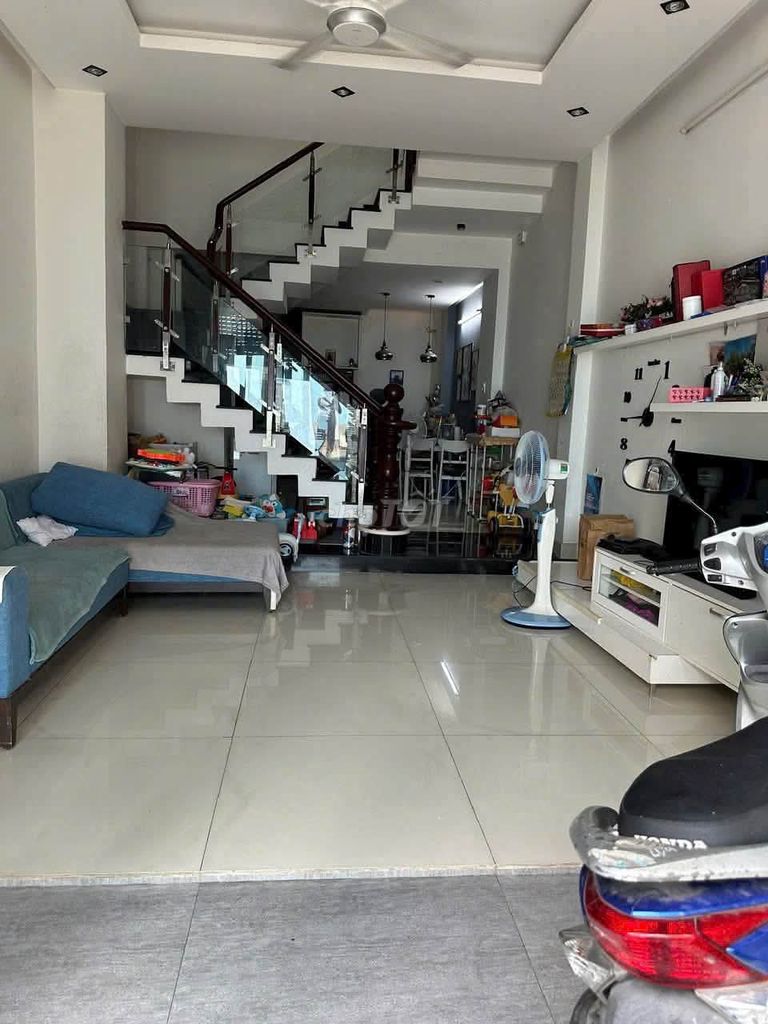 Rent down the 39th Street, 102 Tăng Nhơn Phú A, District 9