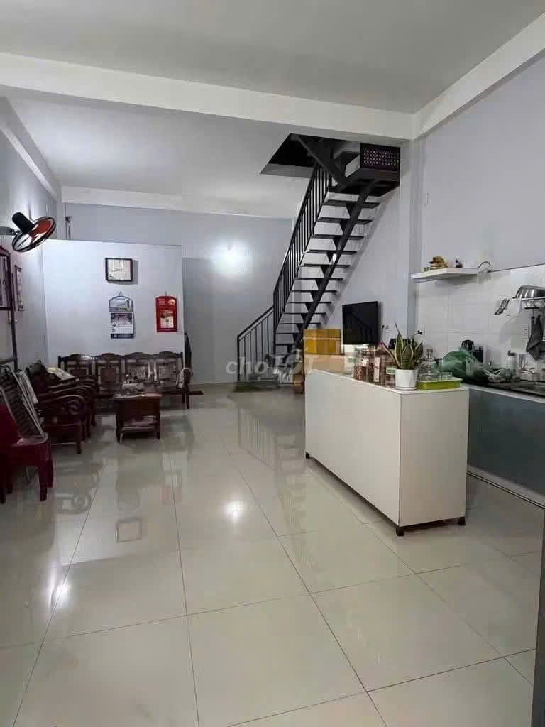 House 1 st 1 st-two bedrooms at 10 million-to-1 6rd street 3-F1
