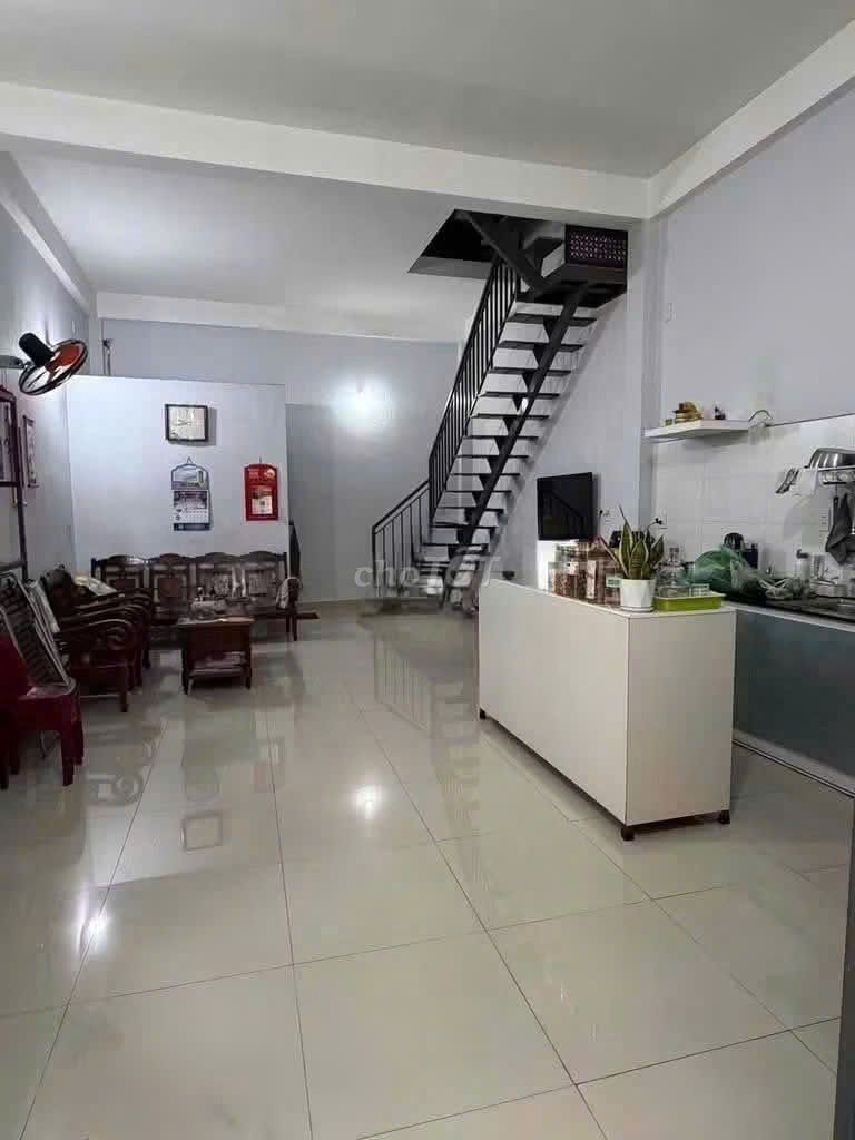 House 1 st 1 st-two bedrooms at 10 million-to-1 6rd street 3-F1