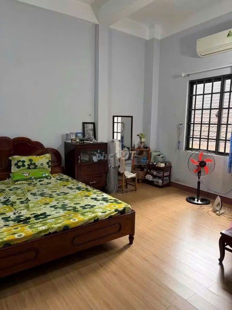 House 1 st 1 st-two bedrooms at 10 million-to-1 6rd street 3-F1