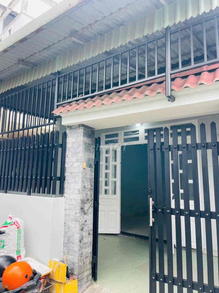 9 Linh Tây Street nearly 1 ,000 pounds, in violation of a two-room contract. 80 meters, 8 million toilets.