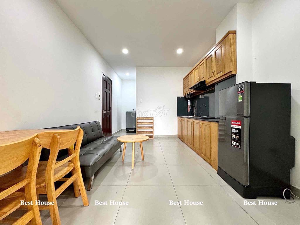 High-class service apartment. A full-size free gym, free room service now. ETown.
