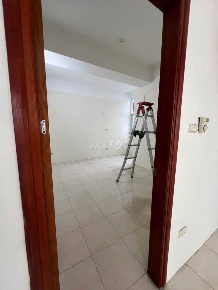 Renting Moscow Tower (Tân Thới Nhất Street) rents 8 million a month