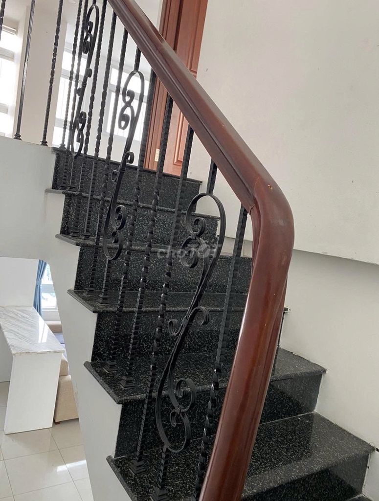 Dupex 2 floors around the corner of 190 meters 2-3 Chung Cư Nguyễn Kim bedroom.