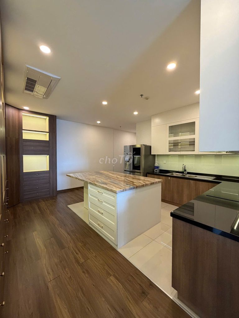 The owner rented the three bedrooms Opal Ho Chi Minh himself.