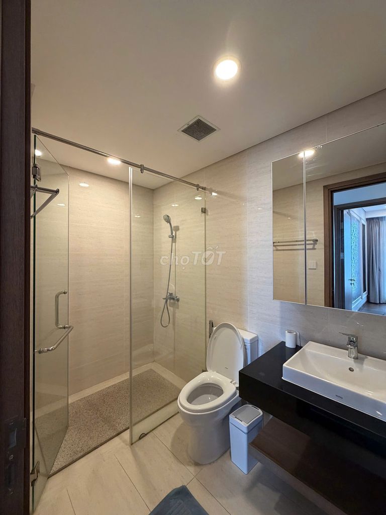 The owner rented the three bedrooms Opal Ho Chi Minh himself.