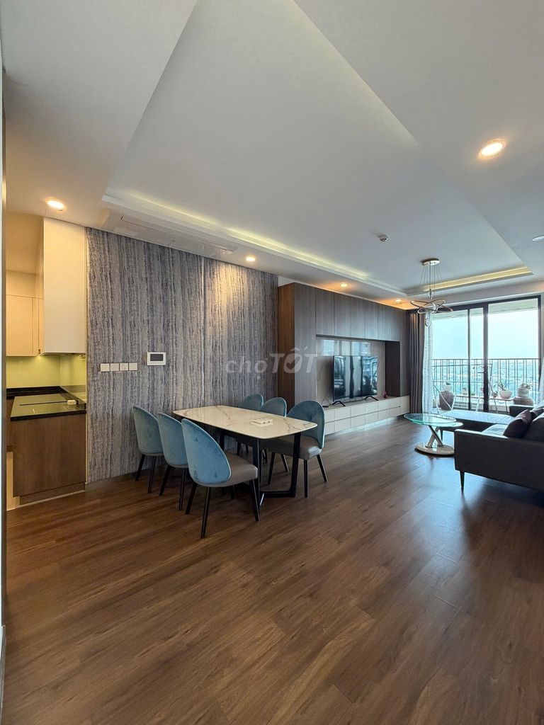 The owner rented the three bedrooms Opal Ho Chi Minh himself.