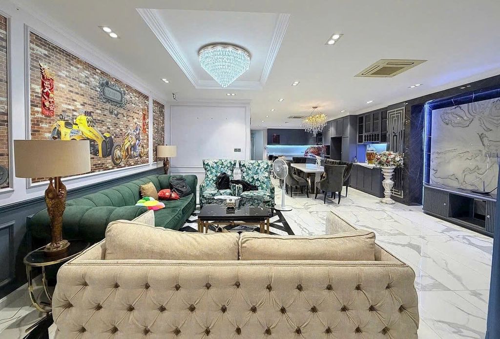 To rent Hồ Văn Huê, qpn - 5 bedrooms, full interior, 75 million