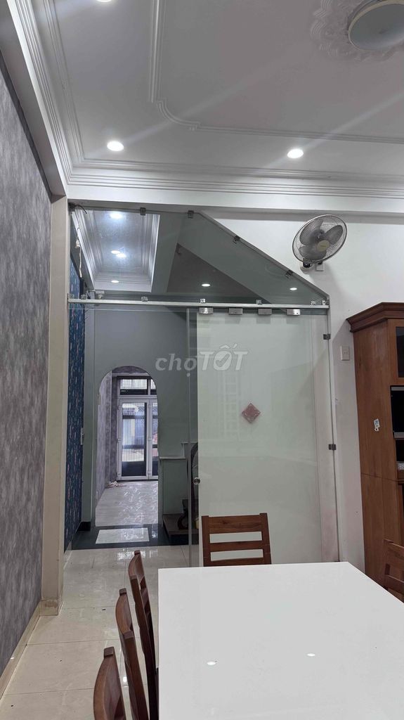 4th floor plus rooftop 4x17 M 011 5 air-cold machines Lạc Long Quân 0123 million