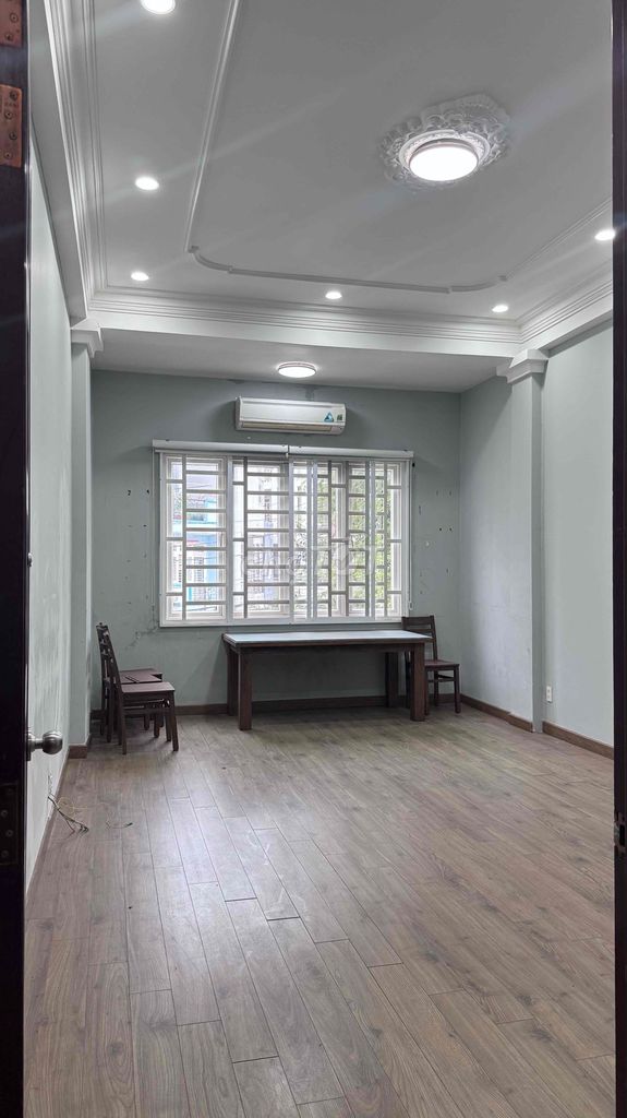 4th floor plus rooftop 4x17 M 011 5 air-cold machines Lạc Long Quân 0123 million