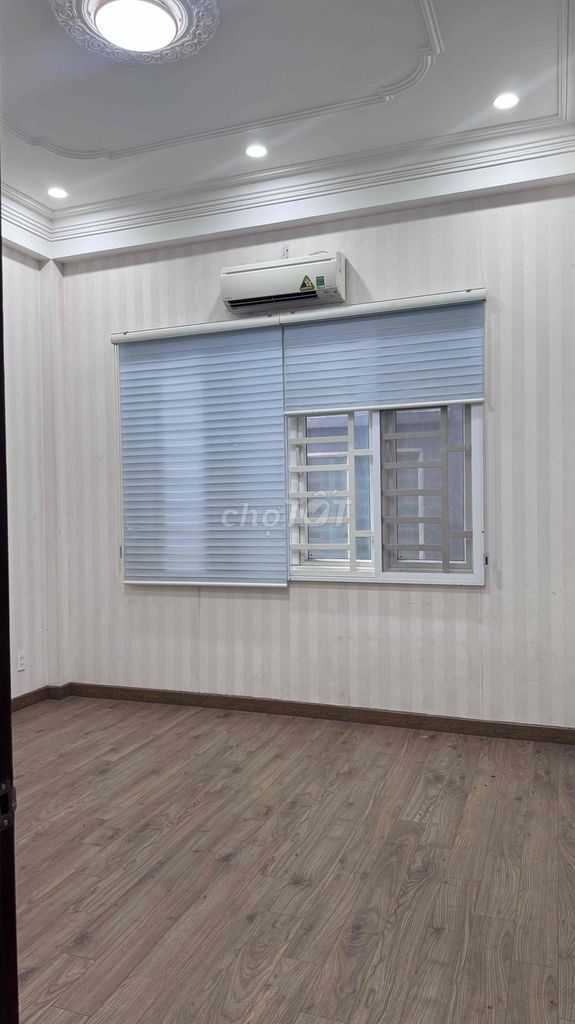 4th floor plus rooftop 4x17 M 011 5 air-cold machines Lạc Long Quân 0123 million