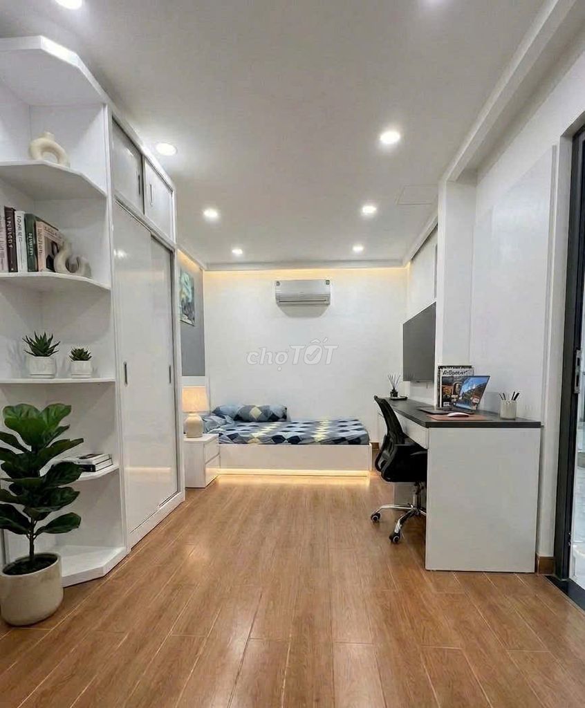 Rent private residence in Trương Định, District 3, at 12.5 million a month, 2 bedroom 3 toilets