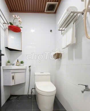 Rent private residence in Trương Định, District 3, at 12.5 million a month, 2 bedroom 3 toilets