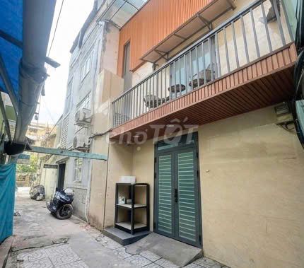 Rent private residence in Trương Định, District 3, at 12.5 million a month, 2 bedroom 3 toilets