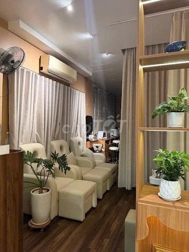 At 26 30th, District 7-- 90 M2, 35 million.