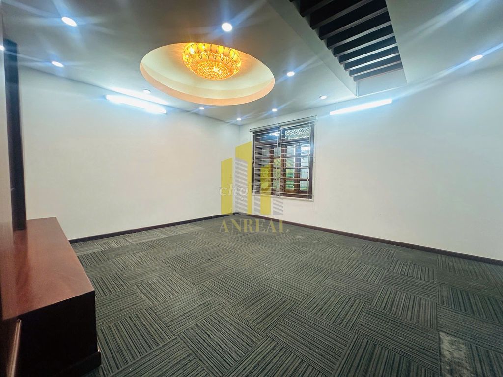 12 X20 office mansion 4th floor 10 room plus $70 M2-$80 million.