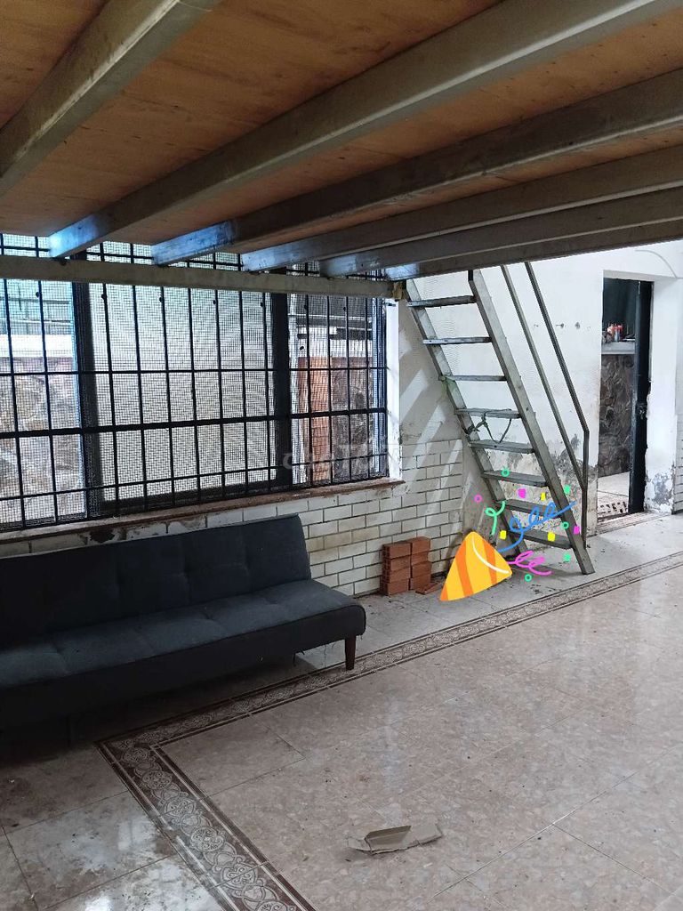 Rent the room with a guard - there's a window - there's a air conditioning.