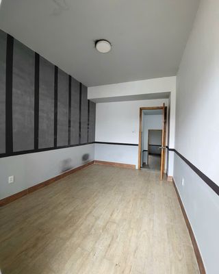 Three bedrooms, 90 meters, open balcony.