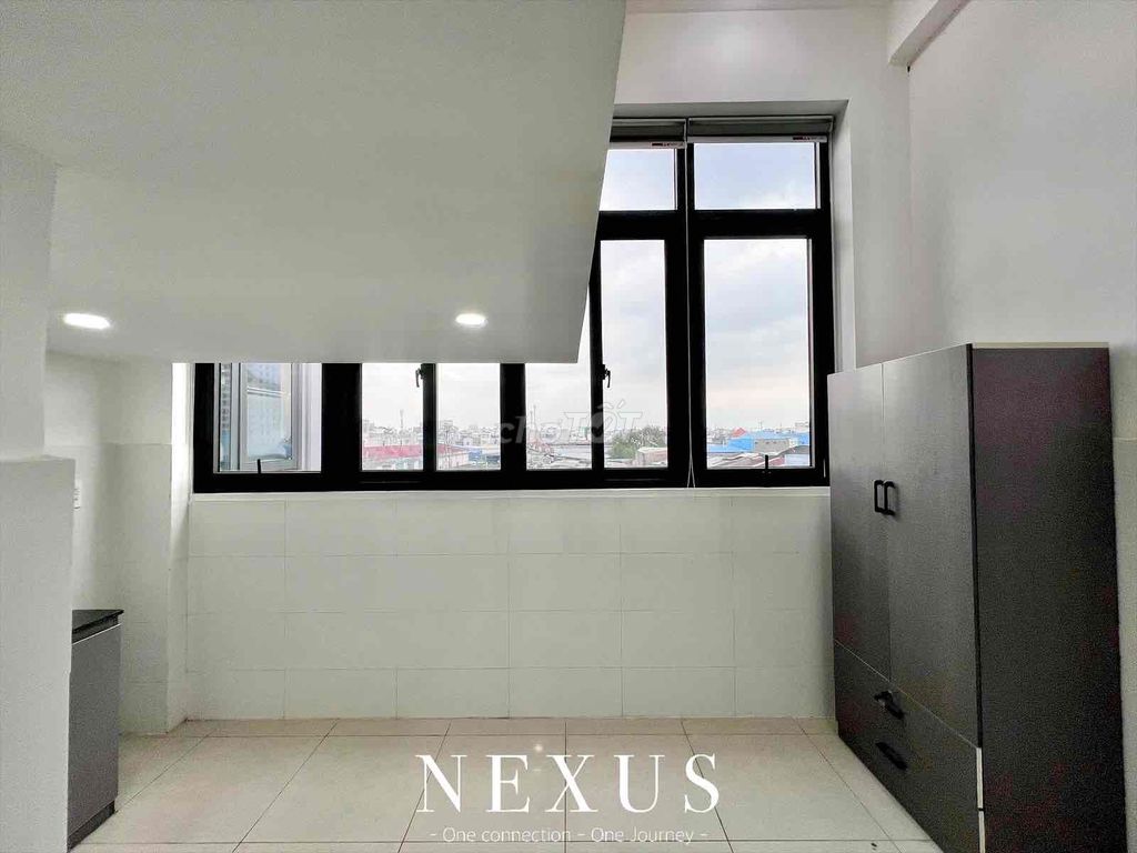 Super-sluntary guard room - full large window - elevator